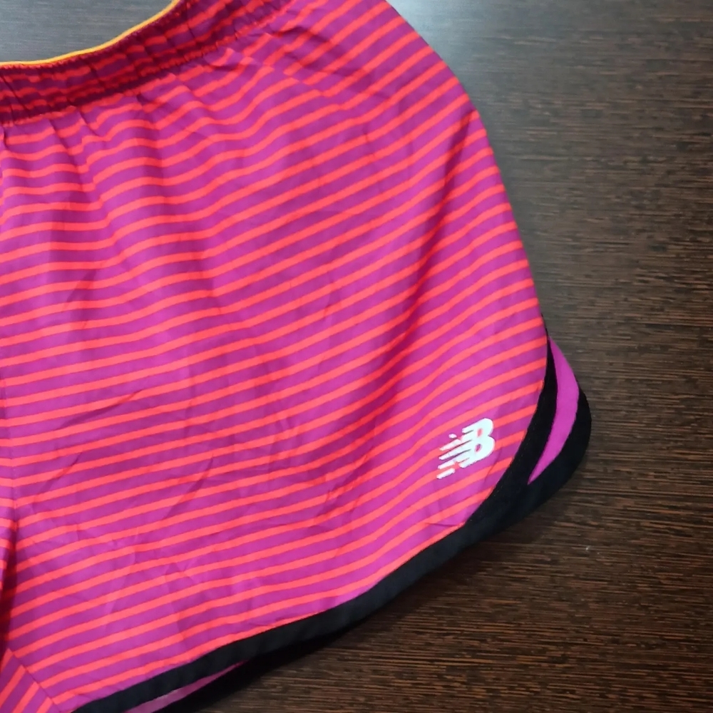 New Balance - Picture 2 of 5